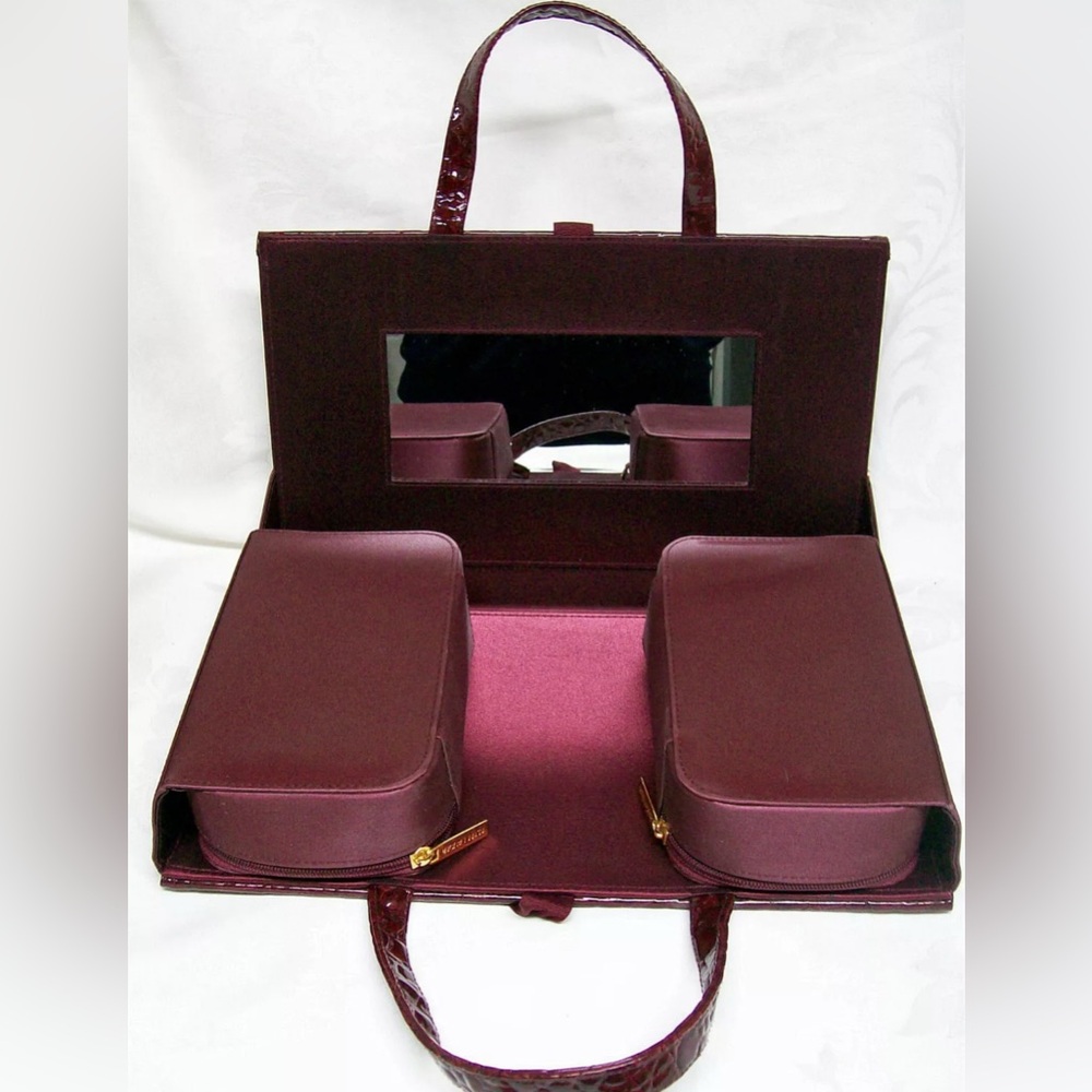 Estée Lauder Make-Up Travel Case